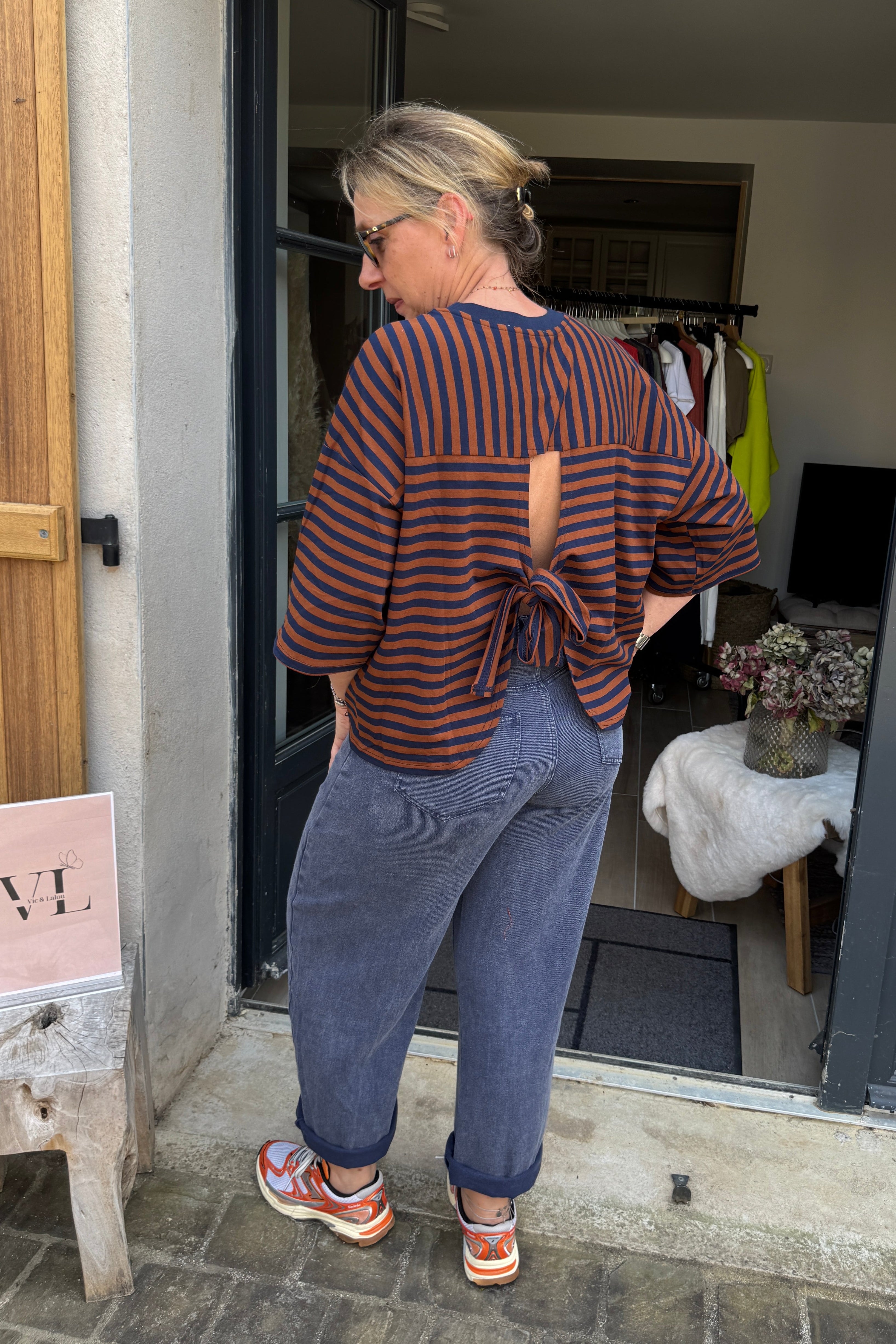 Dos ouvert nœud t-shirt rayé marine caramel coton élasthanne – AVA Vic & Lalou