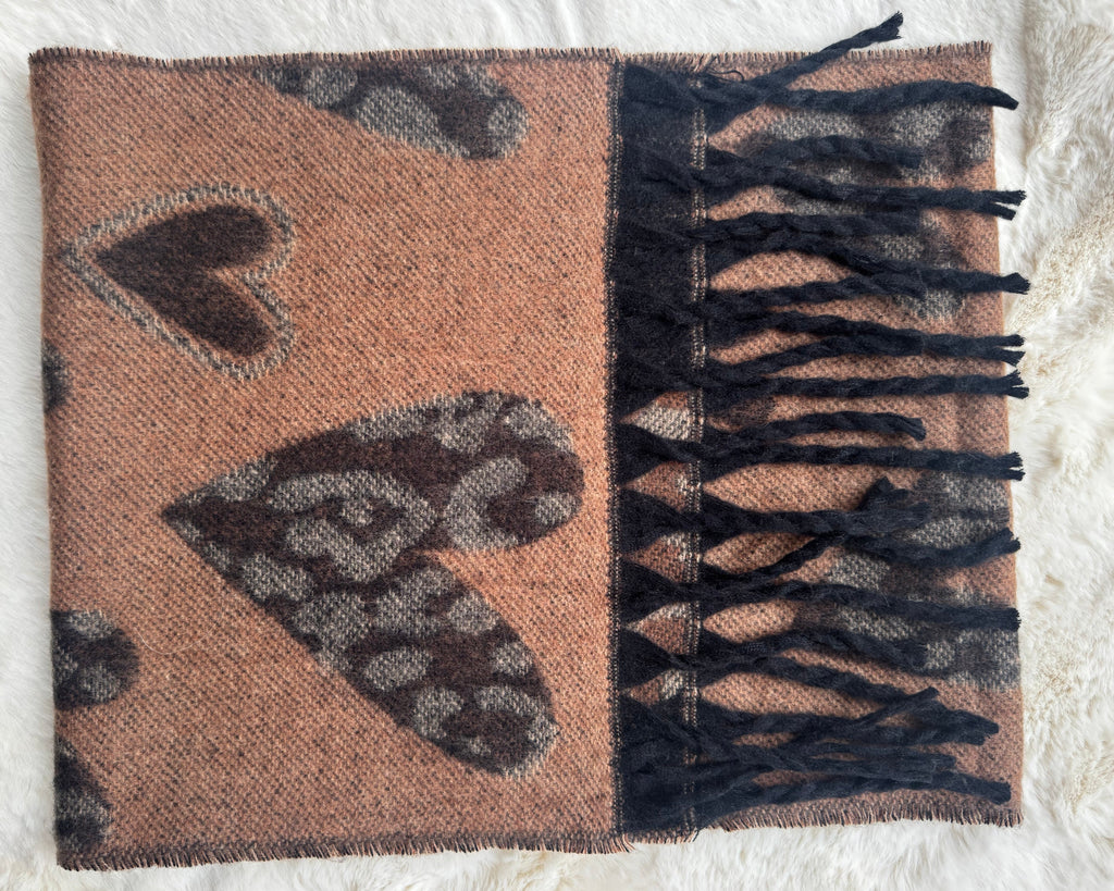 Echarpe noire et marron coeur douce et chaude spécialement pour l'hiver