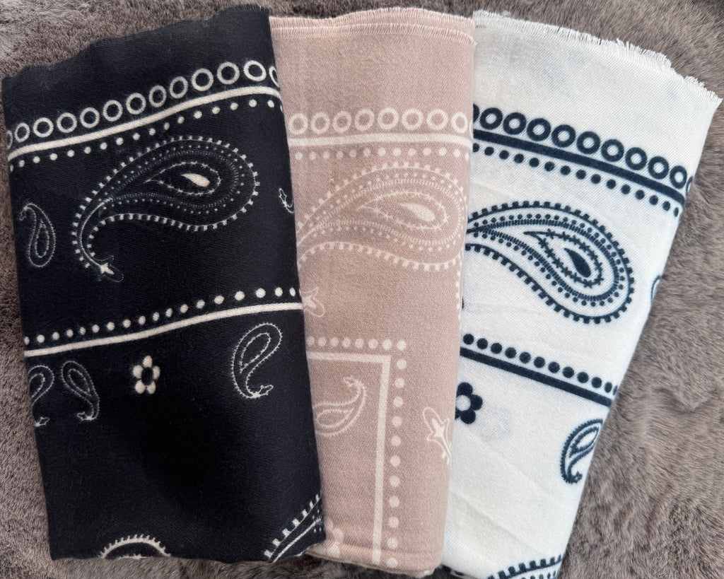 Echarpe bandana douce et chaude spécialement pour l'hiver