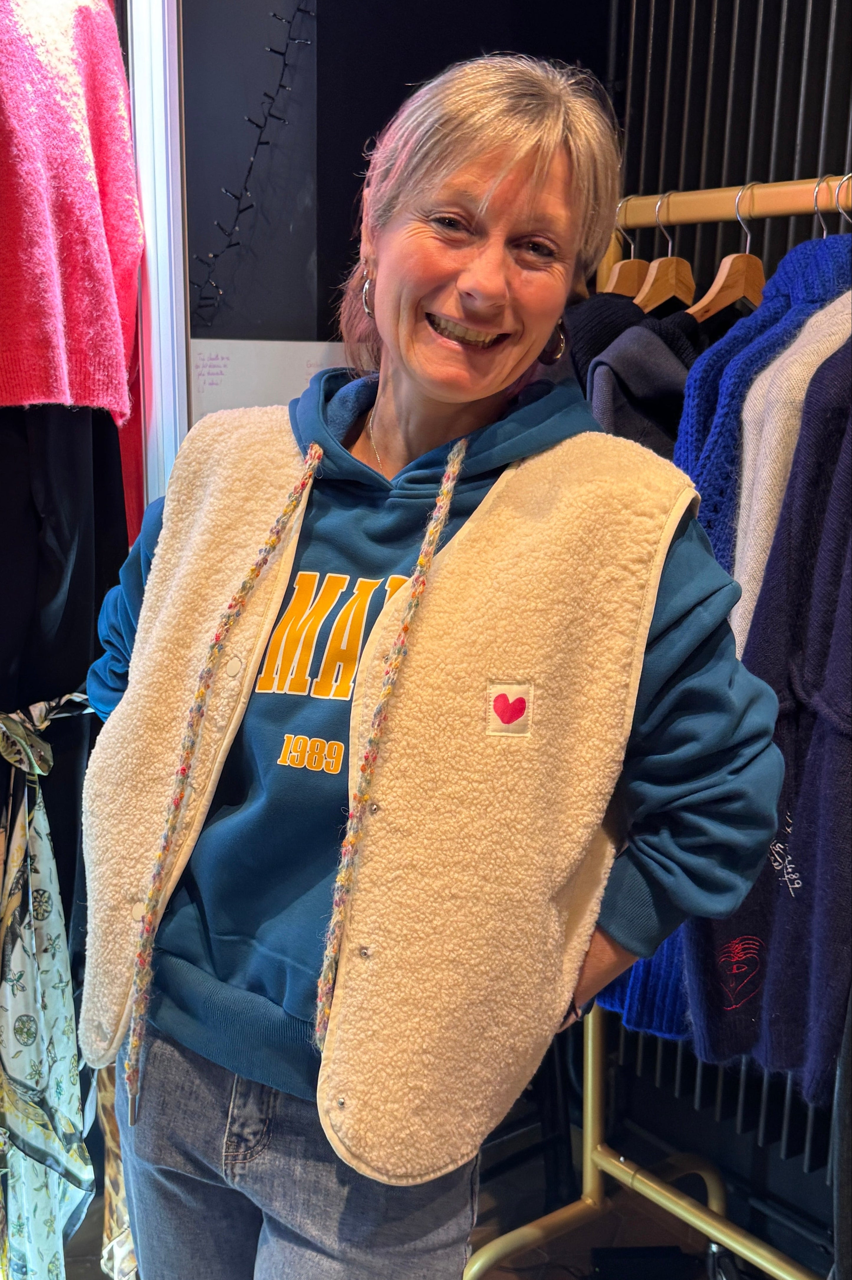 Gilet beige sans manche coeur 