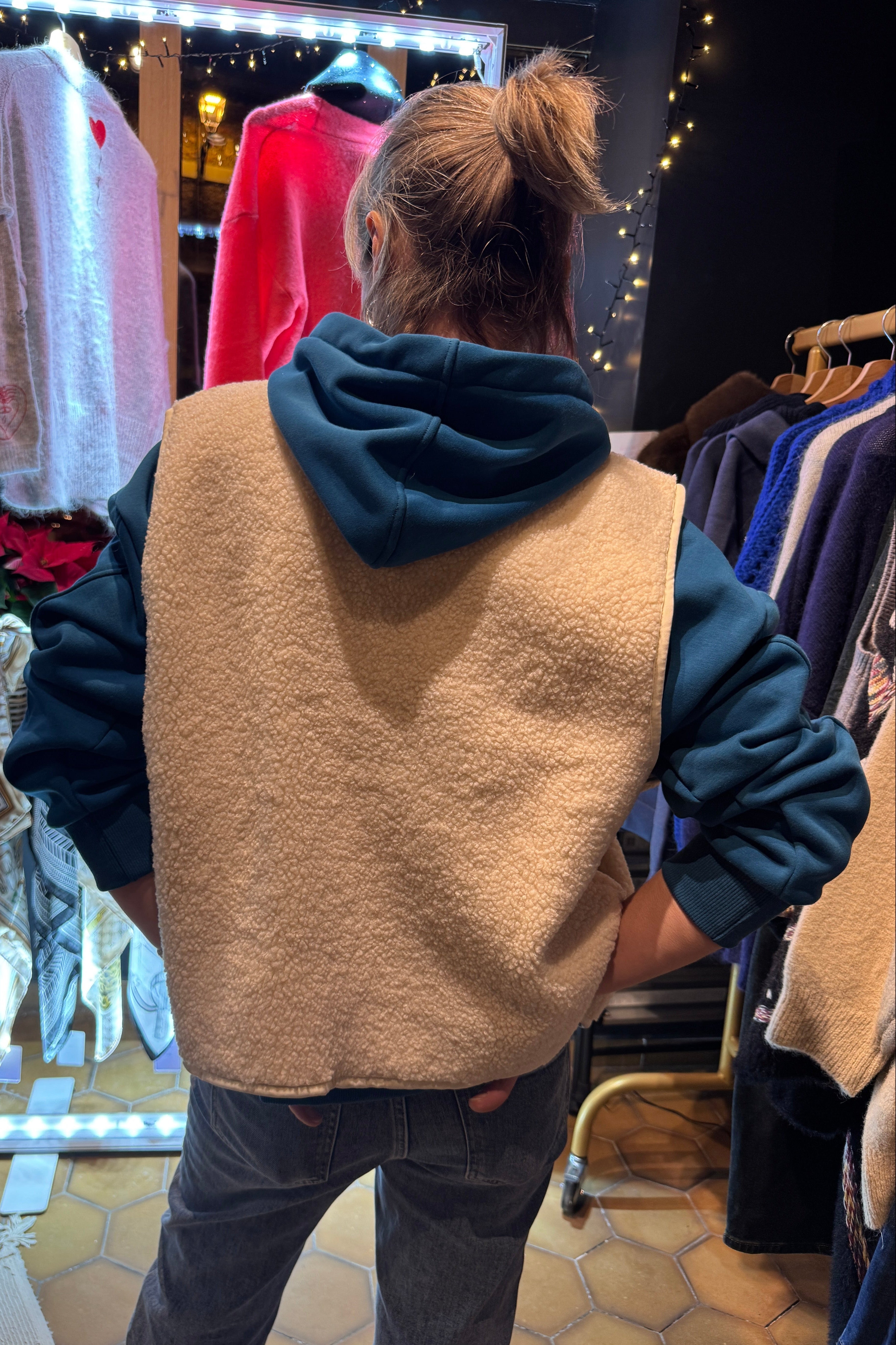 Gilet beige sans manche coeur 2