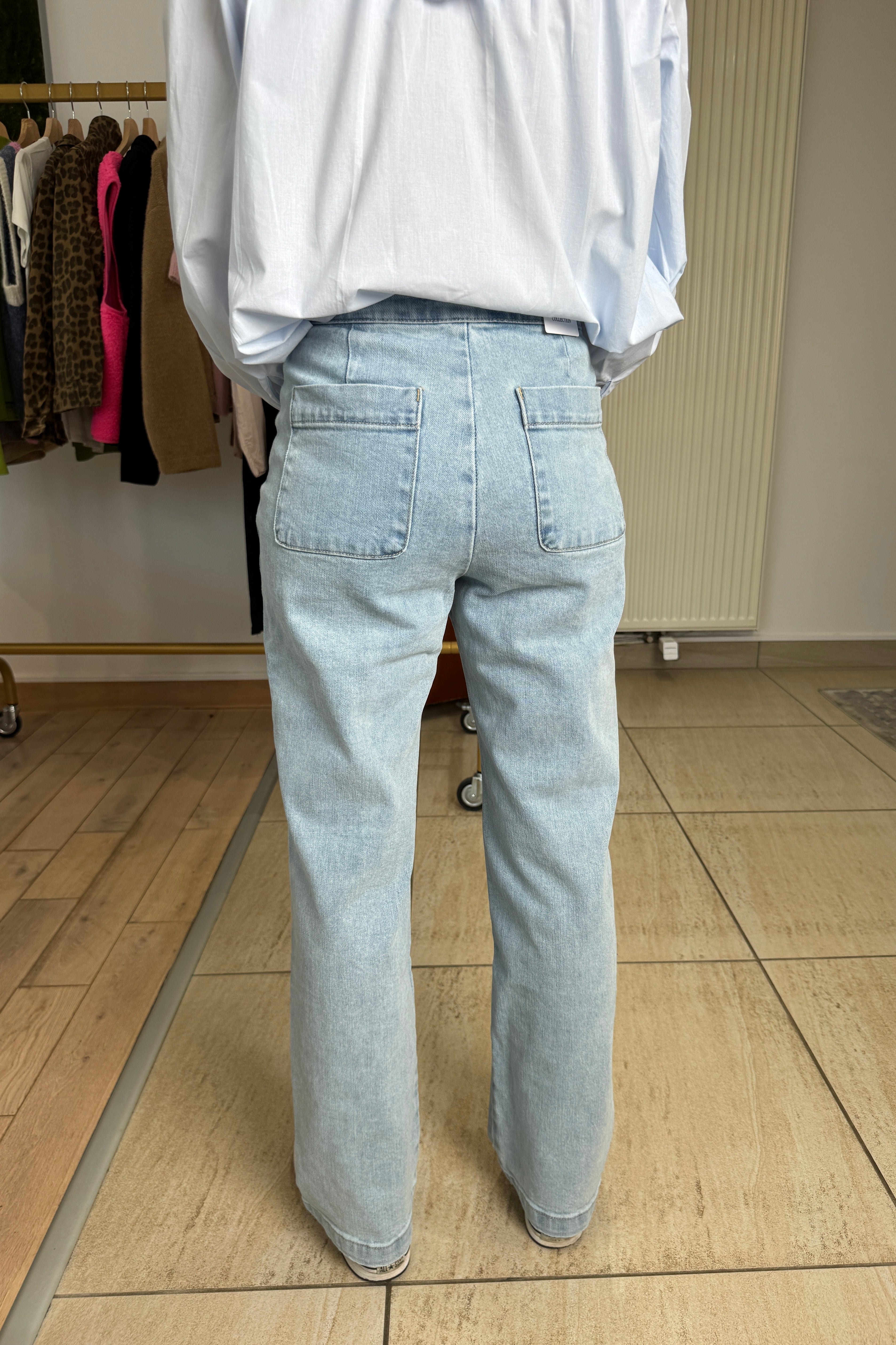 Jean marin 8 boutons dos