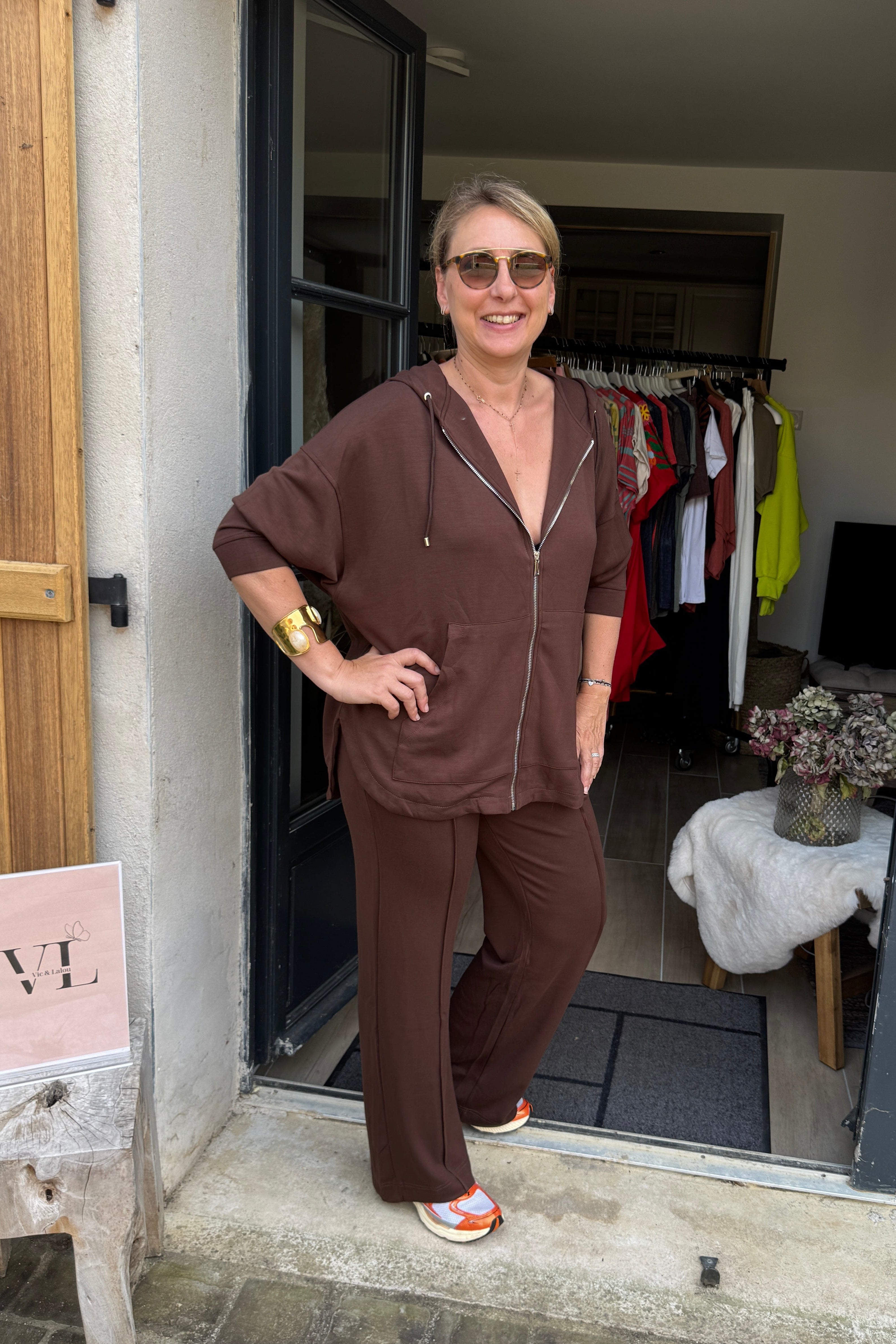 Veste longue jogging chocolat zip capuche manches courtes viscose – LUCKY Vic & Lalou