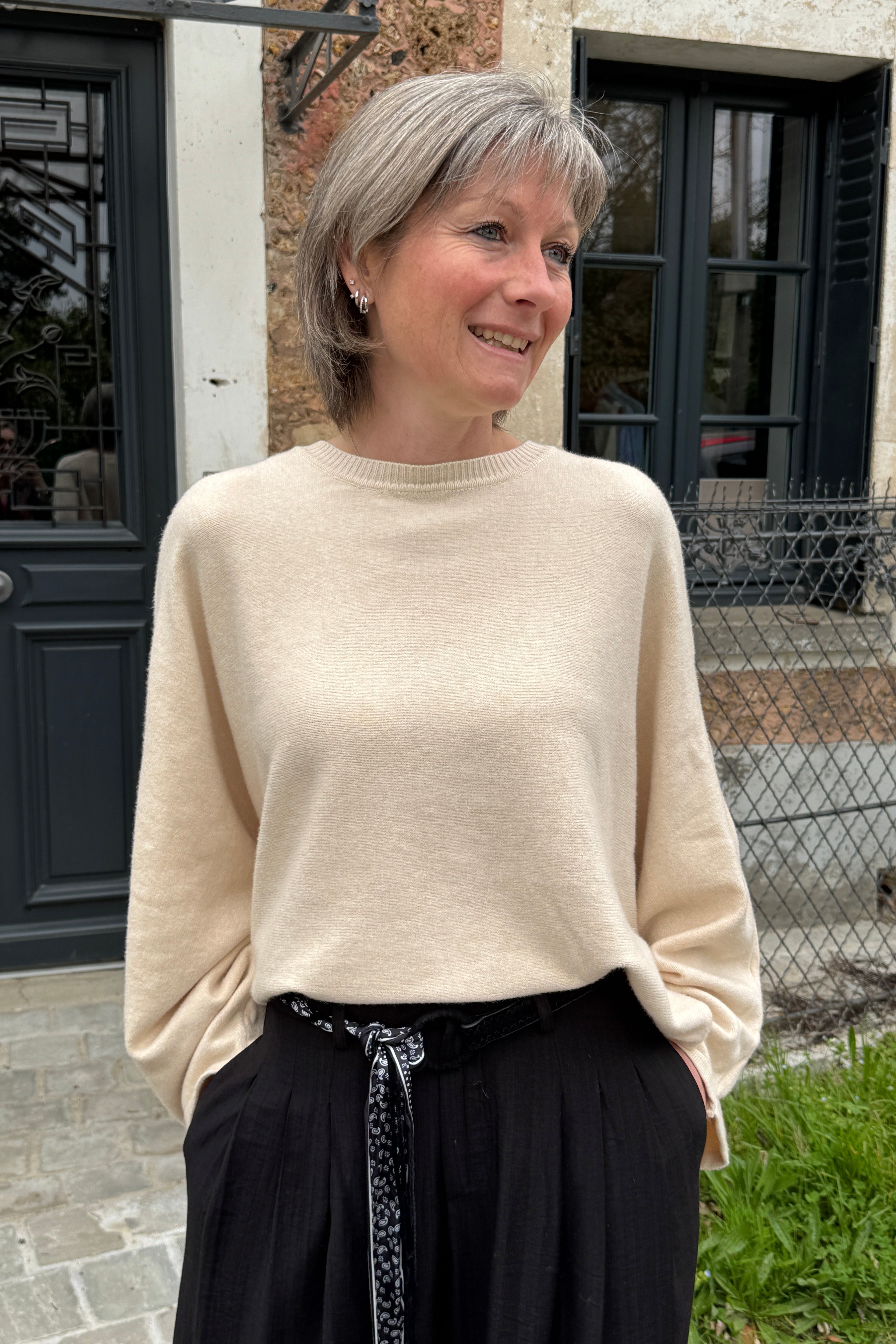pull creme fluide femme look chic decontracte