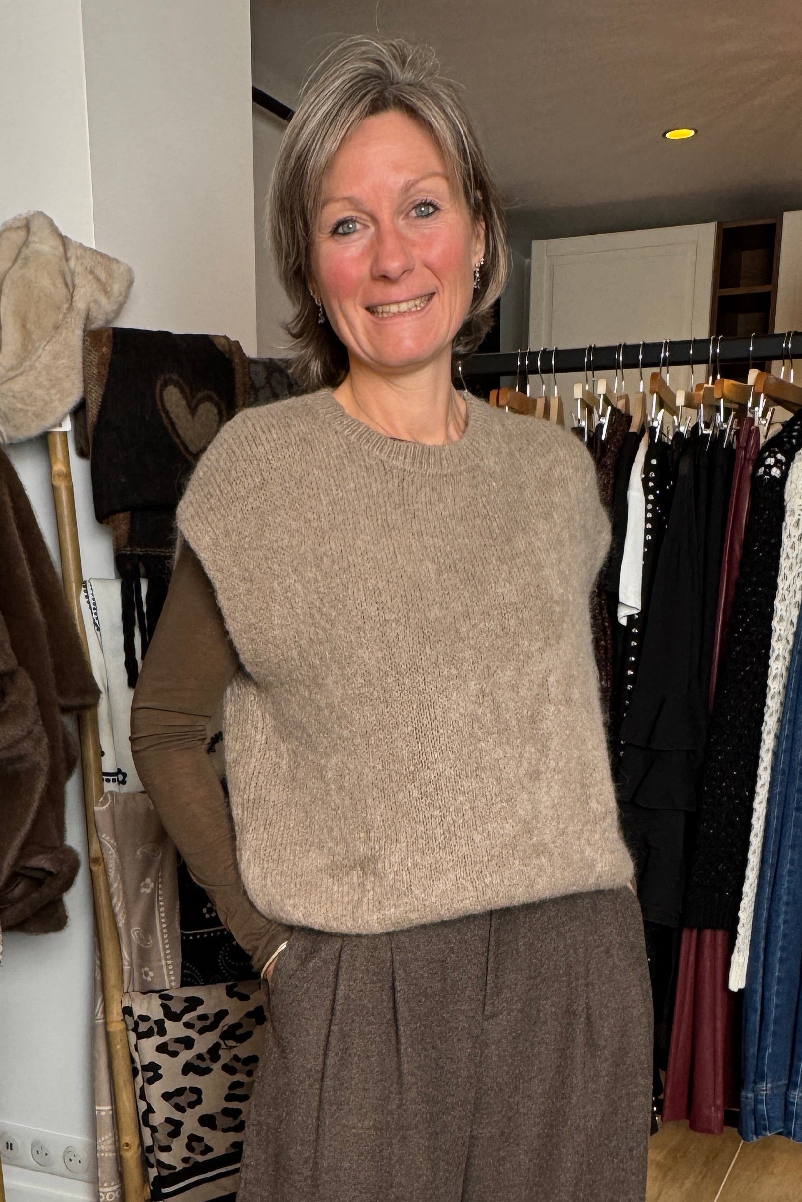 pull sans manche taupe mohair