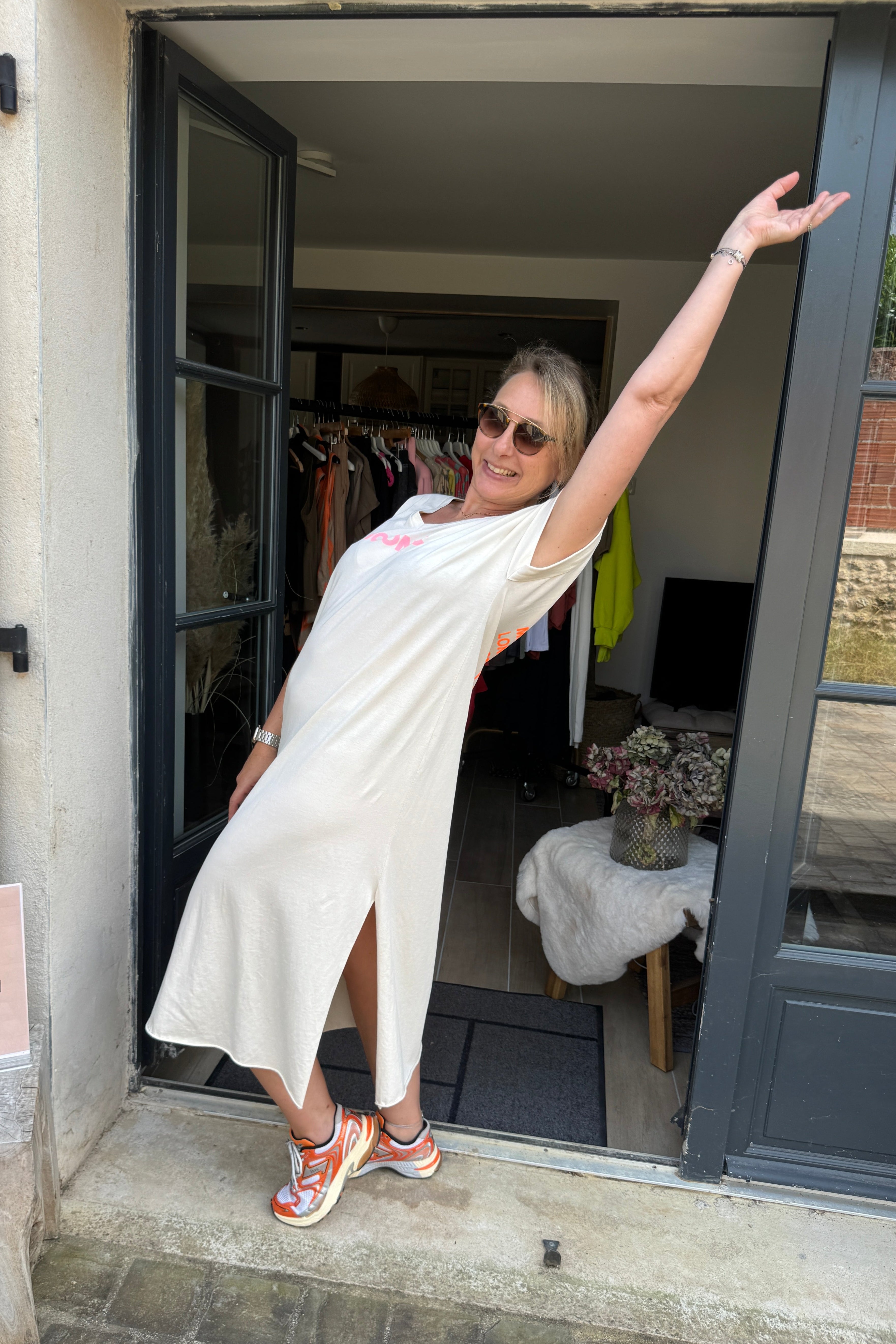 robe-tshirt-longue-creme-iconic-coton-italie-petra-vicandlalou-1