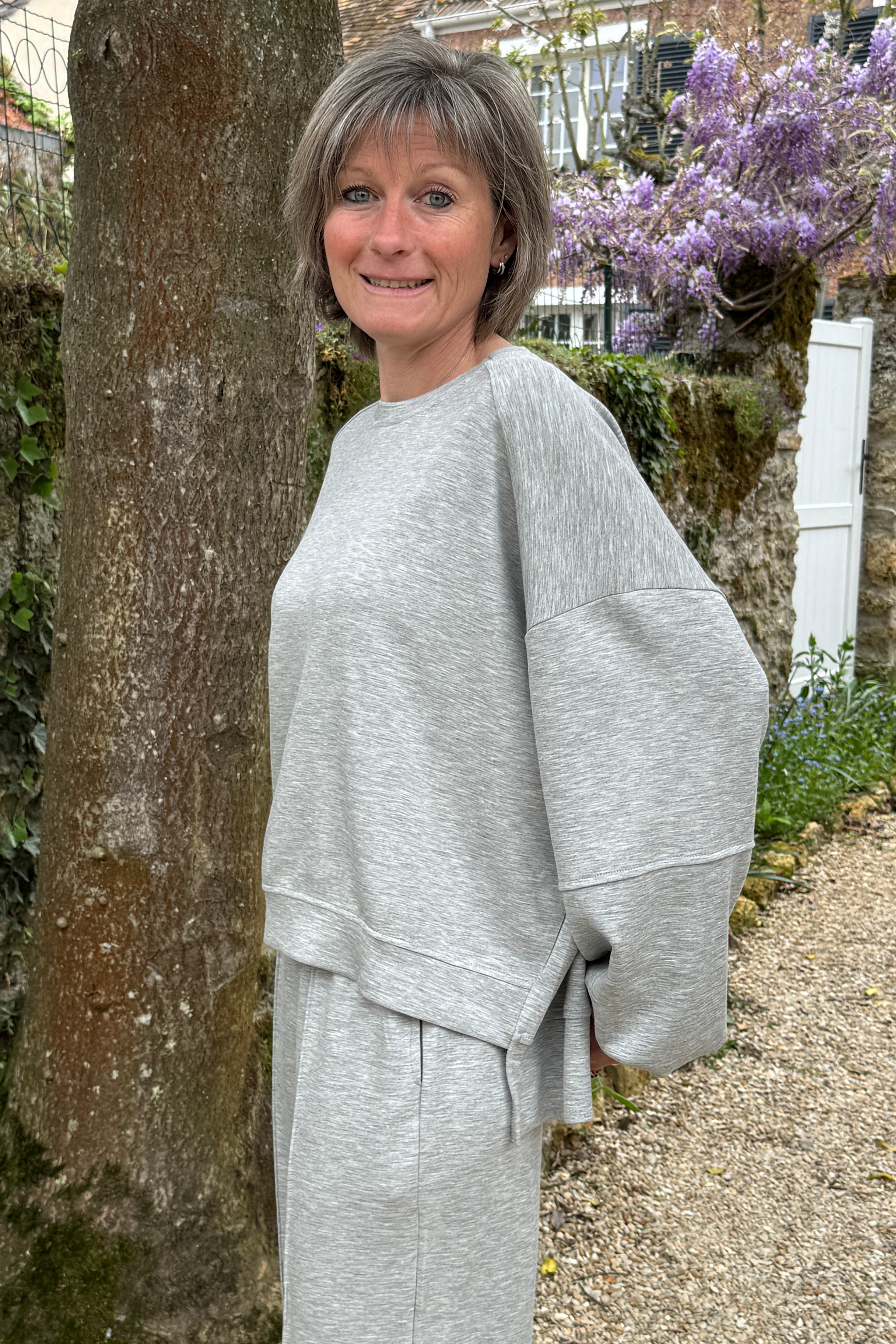 sweat gris femme fluide coupe ample manches larges confortable